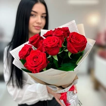 9 красных роз